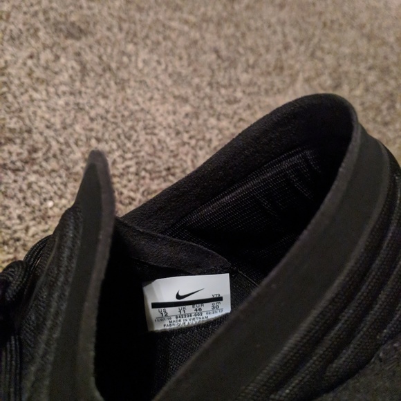 Nike Air Max Shoes - Picture 3 of 6